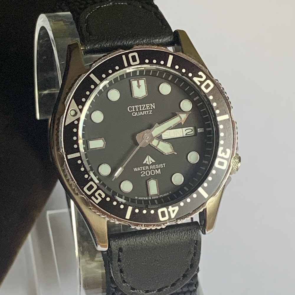 CITIZEN Promaster Dive 200M Vintage Mens Watch Quartz 37mm 5502-S012848